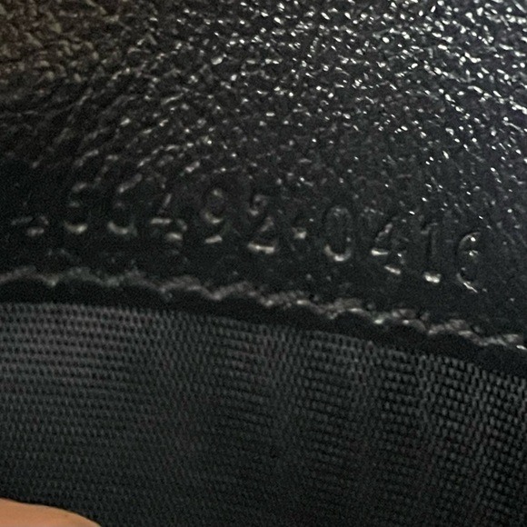 Authentic Gucci GG wallet - Picture 9 of 13
